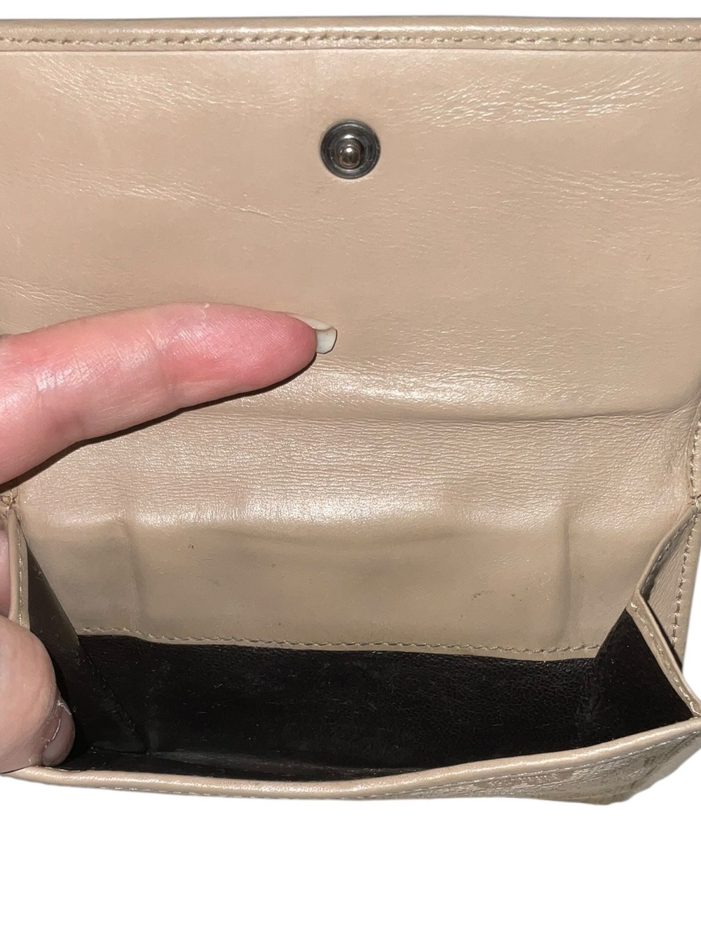 Gucci Vintage GG Canvas Tan Monogram Bifold Wallet - Picture 13 of 16